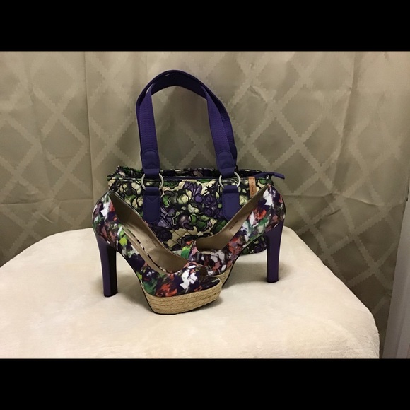 (56x) 2B by BeBe Stiletto Peep Toe Pumps - Picture 4 of 10